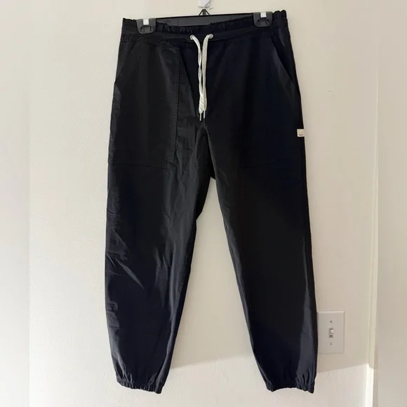 Vuori Miles Jogger in Black Size Medium Technical Pant Gorpcore Athleisure READ - Picture 3 of 16